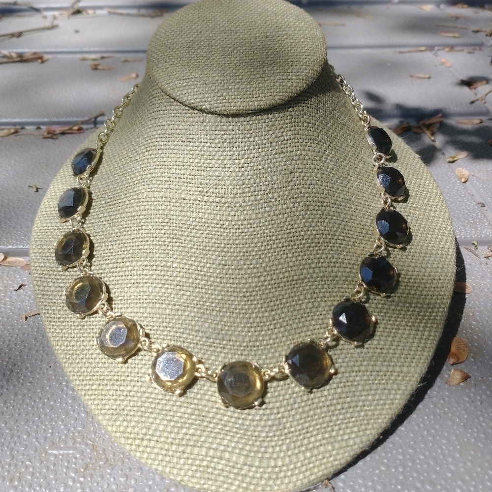 Women's dark green stone chain necklace.
